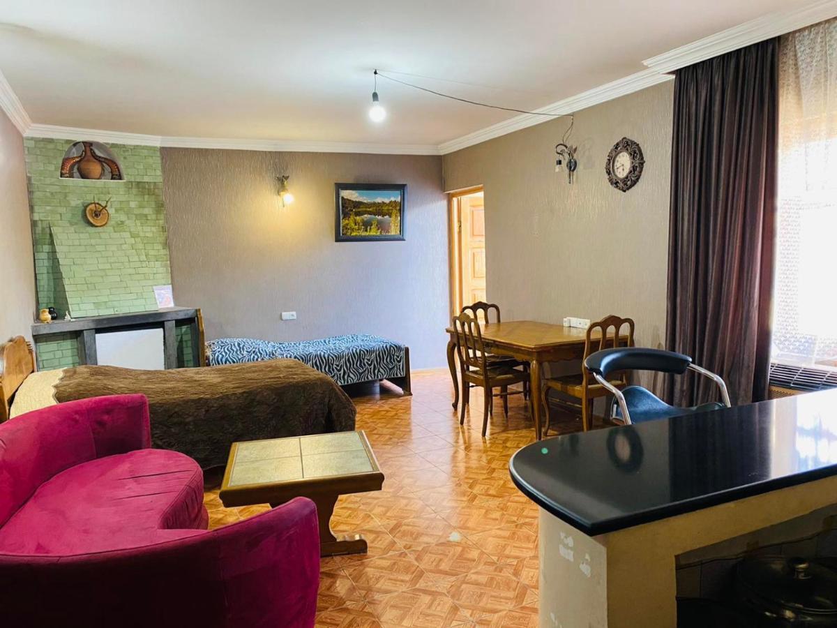 Guest House Khatuna Borjomi Εξωτερικό φωτογραφία